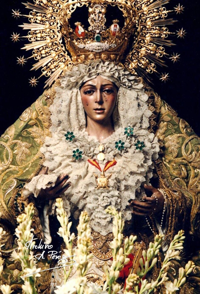 Balongo_rbb's tweet photo. Faro y guía de nuestra ciudad. Ninguna lo merece más que tú. Eres lo más grande del mundo, Madre. La Rosa de Oro de Sevilla, ya lo dijo el poeta y David Hurtado le puso su música "Como Tú, ninguna".
#RosadeOroMacarena #EsperanzaNuestra #ReinadeSevilla #ComoTuNinguna https://t.co/qLKW2kMnp9