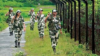 sneetu92's tweet photo. #AlertBSF जवानों ने #IndoBangladeshBorder उत्तर त्रिपुरा में 6 बांग्लादेशी घुसपैठियों को गिरफ्तार किया।
#AlertBSF #InfiltratorsApprehended #Tripura #IPL2025 #SSRajamouli Flipkart #JanhviKapoor #GodiMedia Congratulations Anna https://t.co/5p7wJ4iYSg