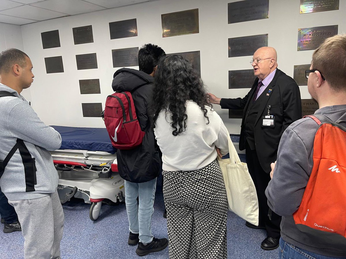 search_george's tweet image. This week the interns had the annual history tour with the amazing Colin from reception. 

@geshNHS @dfnsearch @cricketgreensch 

#learningdifficulties #learningdisability #autism #adhd #history #supportedinternship #tour #nhs #hydepark