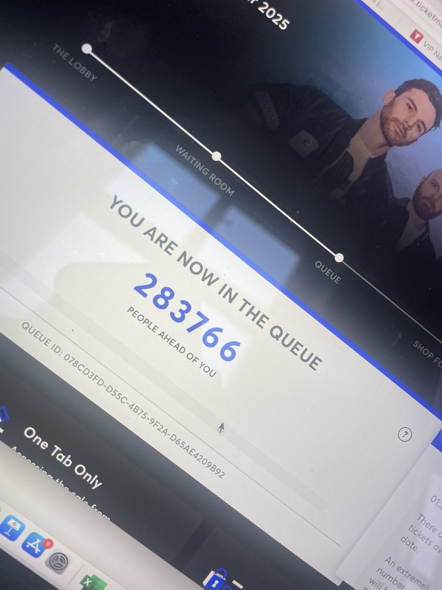 Nice <a href="/TicketmasterUK/">ticketmasteruk</a>. 4hrs wait. Got let in, said availble seats, not showing on map so no option to pick, Kicked out. Now here. #Coldplay2025 #Ticketmasteruk