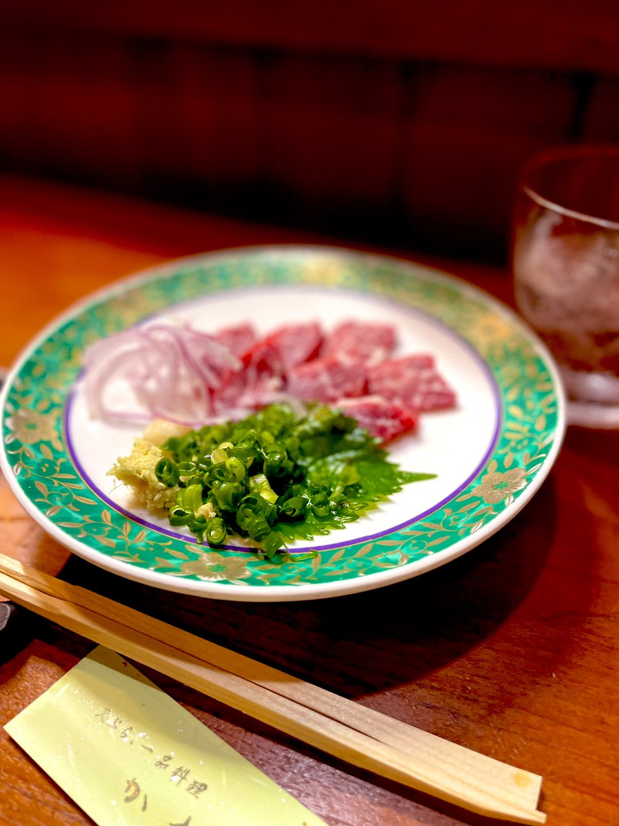 kouhiro_ao's tweet photo. 本日の夕食。隣の地元の先輩との会話も楽しかったし、お料理も美味しかったです。旅の醍醐味。いろんなことに感謝です。 https://t.co/qvhSg15QoD