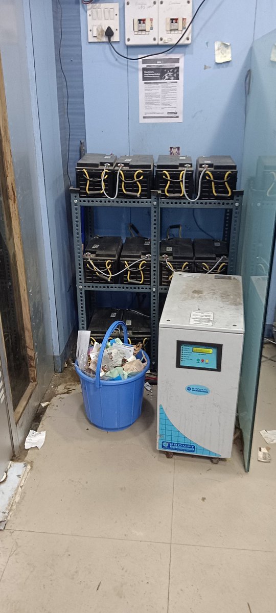 Jayeshjn05's tweet photo. Dear @BankofIndia_IN is your mulund west branch with branch code 0069 don't have cleanness in your ATM room, there are 2 -3 dustbin whenever I go I see full of dust in that room . Please make your branch ATM room clean so customers can come. Today I'm gone and it smells very hard https://t.co/c3hLtpDeG1