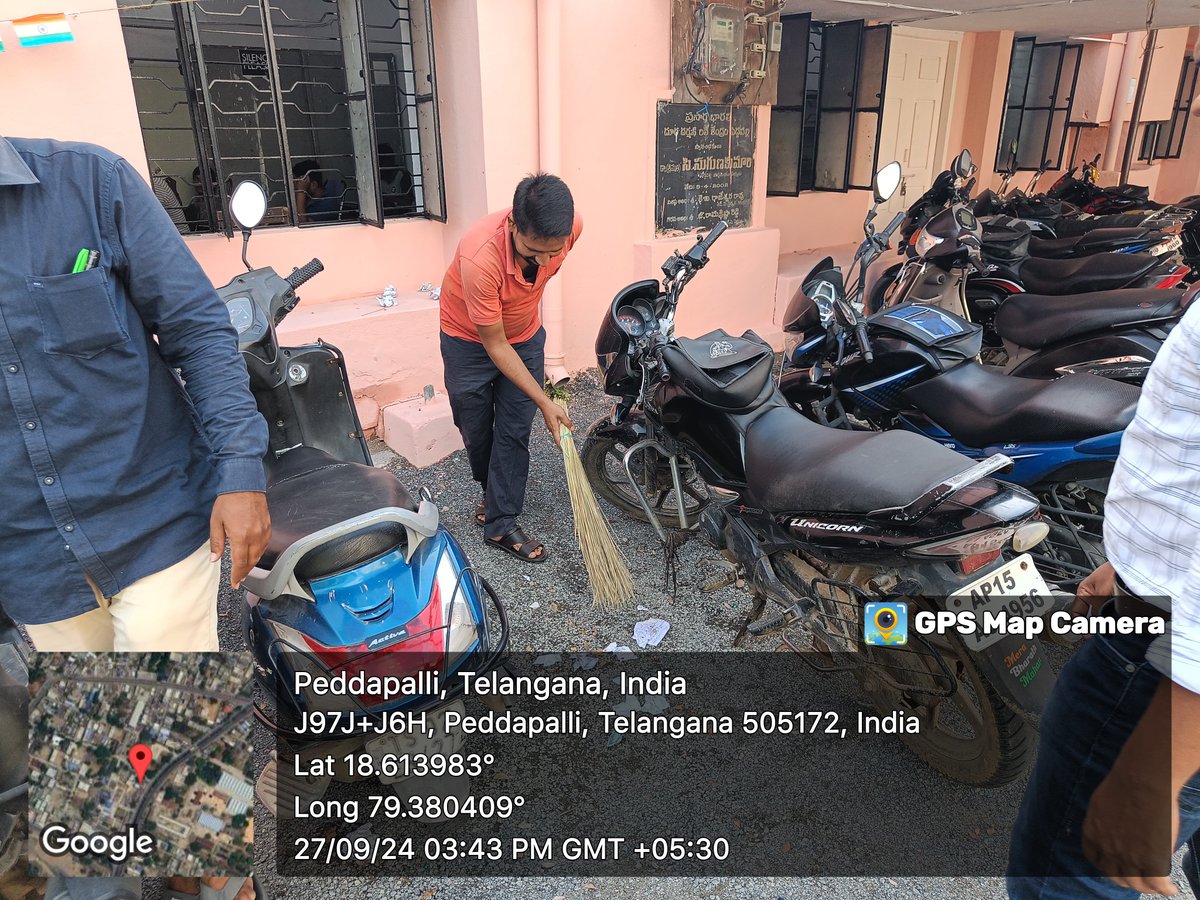 Cleaning of Public places ( District Central Library, Peddapalli) by FCI, FSD, Peddapalli staff under Swachhata hi seva campaing 2024.