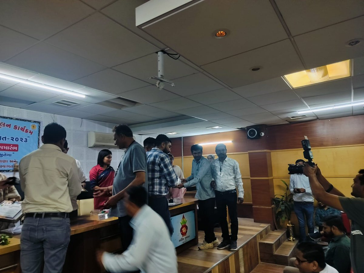 આજરોજ ટી.બી.મુક્ત પંચાયત- 2023 એવોર્ડ કાર્યક્રમ અંતર્ગત મહેસાણા જિલ્લાના વિજાપુર તાલુકાની મંડાલી(ખ), ભીમપુરા, અને ઈભરામપુરા ગ્રામ પંચાયતને ટીબી મુક્ત પંચાયત- 2023 નો એવોર્ડ એનાયત કરવામાં આવ્યો.🏆