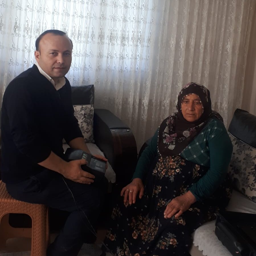 Çatalpınar İlçe Nüfus Müdürlüğü (@catalpinarnufus) on Twitter photo #AdresteNüfusHizmeti kapsamında Müdürlüğümüze gelemeyecek durumda olan vatandaşlarımızı evlerinde ziyaret ederek kimlik kartı müracaatlarını almaya devam ediyoruz.🇹🇷🇹🇷
<a href="/Ademsimsek3429/">Adem ŞİMŞEK</a>
<a href="/YusufMercan5228/">Yusuf MERCAN</a>
<a href="/catalpinarresmi/">Çatalpınar Kaymakamlığı</a>
<a href="/TCNufus/">Nüfus ve Vatandaşlık İşleri Genel Müdürlüğü</a> #AdresteNüfusHizmeti kapsamında Müdürlüğümüze gelemeyecek durumda olan vatandaşlarımızı evlerinde ziyaret ederek kimlik kartı müracaatlarını almaya devam ediyoruz.🇹🇷🇹🇷
<a href="/Ademsimsek3429/">Adem ŞİMŞEK</a>
<a href="/YusufMercan5228/">Yusuf MERCAN</a>
<a href="/catalpinarresmi/">Çatalpınar Kaymakamlığı</a>
<a href="/TCNufus/">Nüfus ve Vatandaşlık İşleri Genel Müdürlüğü</a>