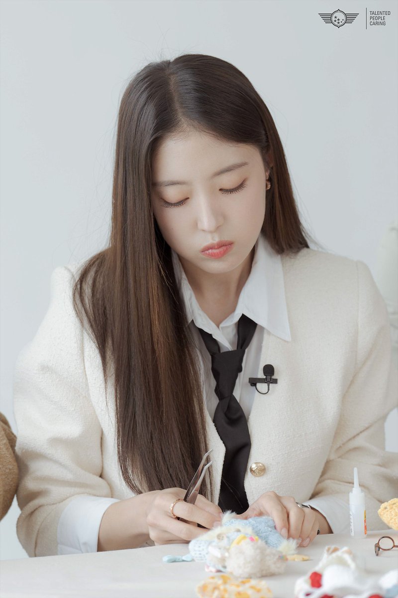 LSY_THAI's tweet photo. #230THUpdate (270924)
Prain TPC Update Naver
ตามไปเซฟความน่ารัก จากเบื้องหลังการถ่ายโปสเตอร์ของเซยองได้เลยค่า น่ารักน่าหยิกจริงๆ
ย้ำอีกรอบ คืนนี้อย่าพลาด #WhatComesAfterLove
เวลา 19.15 น. ดูได้ที่ #Viu
https://t.co/WJ6IMLRjxS
#เมื่อรักเลือนจาก
#อีเซยอง #이세영 #LeeSeyoung https://t.co/o94Fmk7C8Y