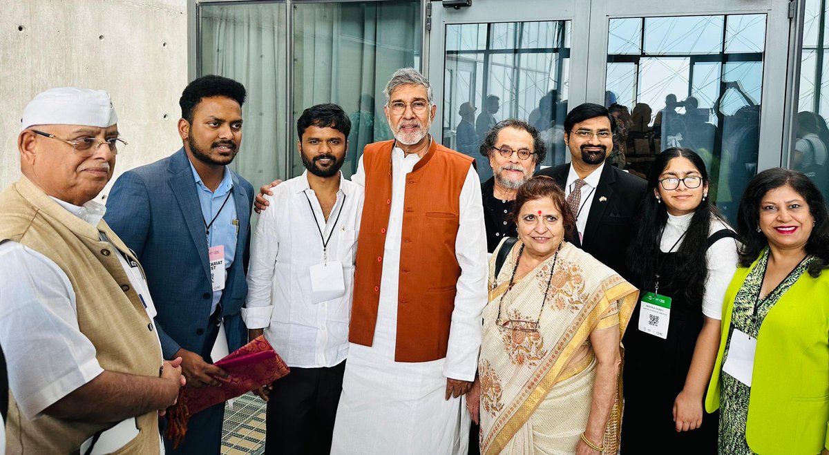 SundeepMakthala's tweet image. 🕊️ #CyberSatyagraha Movement Initiated @ Nobel Peace Summit!

Key Initiatives:
🌐 `&amp;lt;CyberPeaceConferences&amp;gt;` 
📖 `&amp;lt;DigitalLiteracyCampaigns&amp;gt;`
🔌  `&amp;lt;DigitalDisconnect&amp;gt;`  
✋🏻 `&amp;lt;PeacePledge&amp;gt;` 
🏅 `&amp;lt;CyberPeaceAward&amp;gt;`