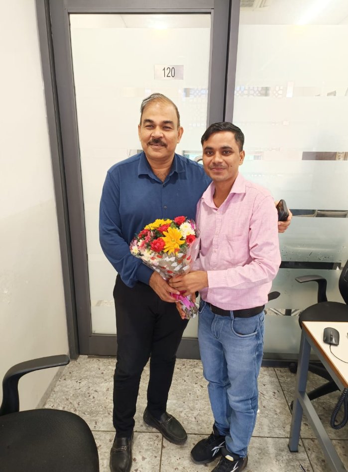 DeepuS25630's tweet photo. Many congratulations and best wishes to my boss Mr. B. D. Mishra on his birthday.

@AshishSingh_BJP @bjpsaurabh12 @brajeshpathakup @oprajbhar @Dr_Abhi4u https://t.co/FynXeBKyXN