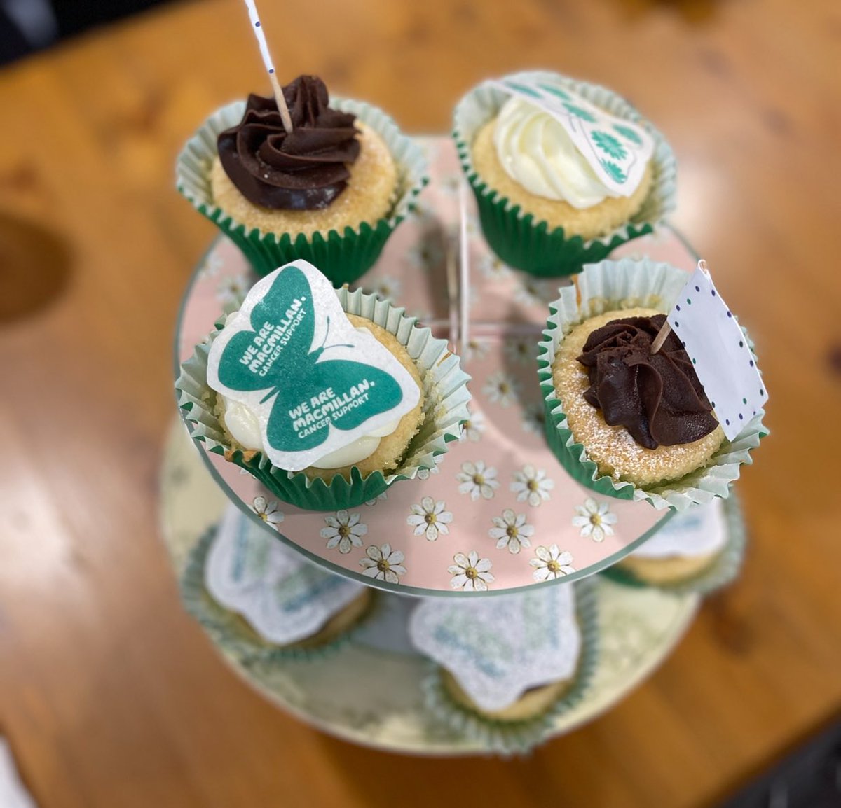 DavidBurton1971's tweet image. Well played @AscotUnitedFC 💙💛

A fantastic @macmillancancer coffee morning and a brilliant way to raise money for this extraordinary charity.

A huge THANK YOU 🫵 to our wonderful supporters for their hard work and generosity. 

Your contributions will make a real difference 💚