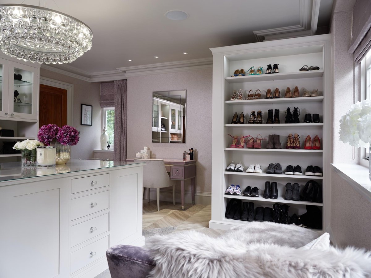 Exquisitely handcrafted bespoke furniture and storage solutions for your home. Speak to our team and discover how we can transform every room in your home with a touch of Sheerin Bespoke magic!
#bespokefurniture #Cheshire #Knutsford #Lymm #Wilmslow #AlderleyEdge #Cheshiremums