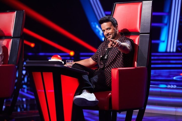 PEPChile's tweet photo. Hoy es viernes de @lavozantena3 
#TeamFonsi @luisfonsi 
Que tengan un excelente fin de semana 🎉💃
#InstaChile #InstaFonsi #LuisFonsi #LuisFonsi2024 https://t.co/ONKqxXsZBQ