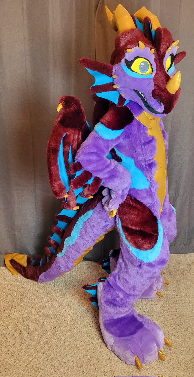 RitzCostumes's tweet photo. Say hello to Amari the dragon :D this was the most work I've put into a suit, between the experimentation, extra features, horns, spikes, and fins. She was a passion project for sure but I'm so happy with the result! The head is 3D sculpted and printed in TPU. https://t.co/MBb9RskB5x