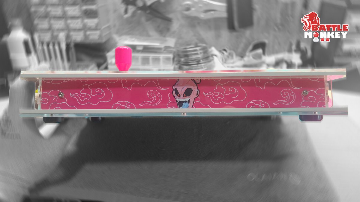 XBattleMonkeyX's tweet photo. Last build from USA, thanks to @maypole0h for the commission.
 -The Boss X case
-#Samduksa 309mj lever 
-#Seimitsu keikou buttons and bullettop
-#kidbuu artwork by me
#arcadestick #fightstickfriday #leverpower #fightstick #custombuild #DragonBall https://t.co/RpkPpKxpAl