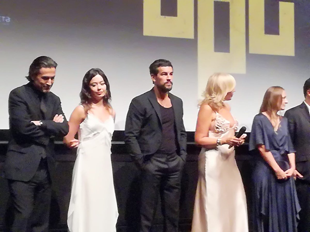 Donostilandia's tweet photo. Gala de @rtve en el @sansebastianfes @mario_casas_ @rodrigocortes
#AnaCastillo presentan #Escape
#72SSIFF https://t.co/efkALnDWNf