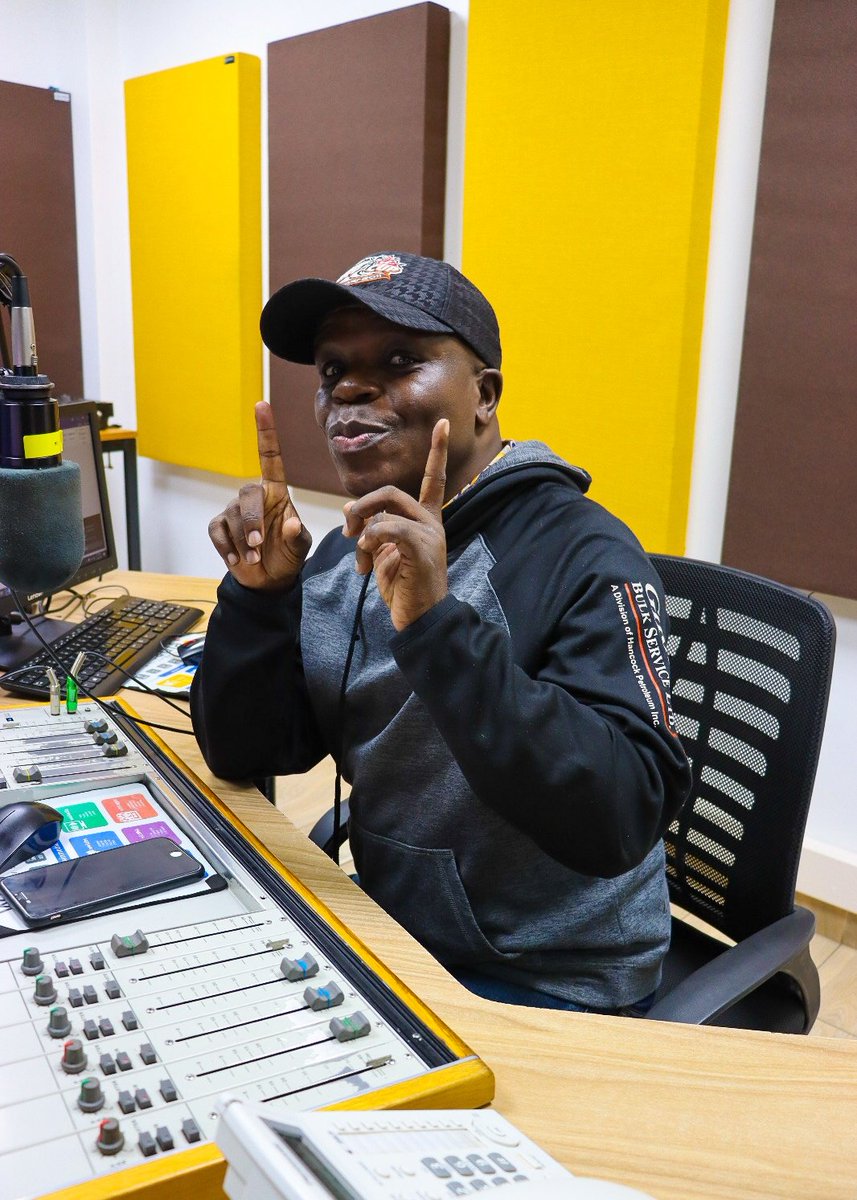 The Reggae Doctor <a href="/CharraDeejay/">Deejay Charra</a> ako ma-area ku mash up di #JAHFLIGHT #JAHMROCKDOBA ting!🔥🇰🇪

Are you ready?🔴🟡🟢
ghettoradio.co.ke