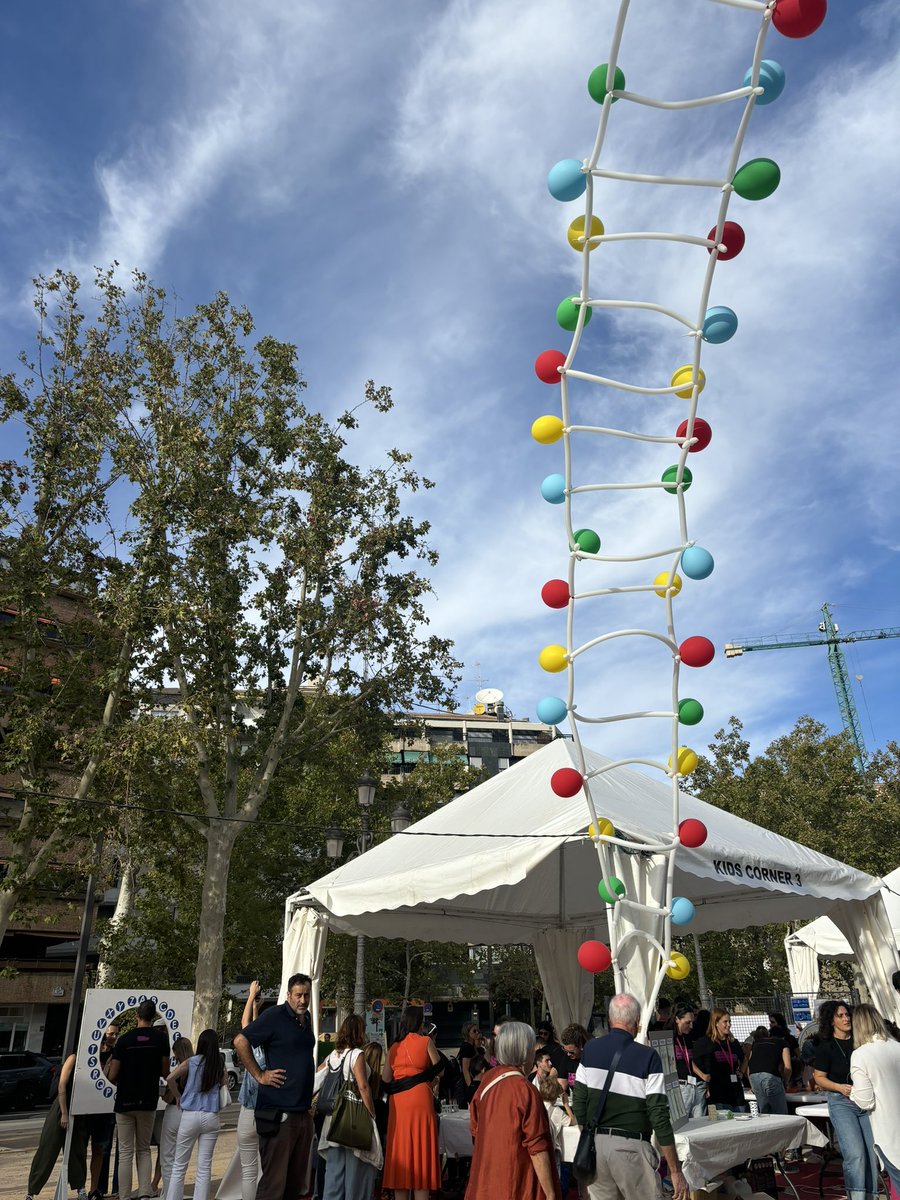 IriaAlonsoAlves's tweet photo. ¡Os estamos esperando! 🎉 Ven a celebrar el #DíaDeLaCiencia con nosotros en la #NocheEuropeaInvestigadores 🌟 Actividades interactivas para todos, ¡no te lo pierdas! 👩‍🔬👨‍🔬 
@NanoChemBio @genyo_pts @ugr https://t.co/0W3cMI1n4B