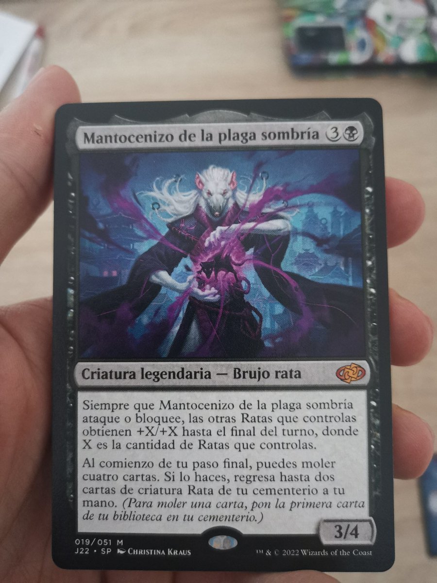 Voy a comprar una caja de Jumpstart para enseñar a jugar a mi novia a Magic, primer sobre que abro 🤣