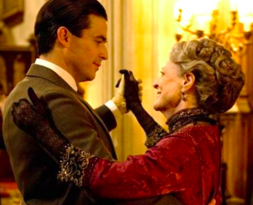 DowntonThomas's tweet photo. Last dance. #RIPMaggieSmith #DowntonAbbey https://t.co/1nExRaN6Vj
