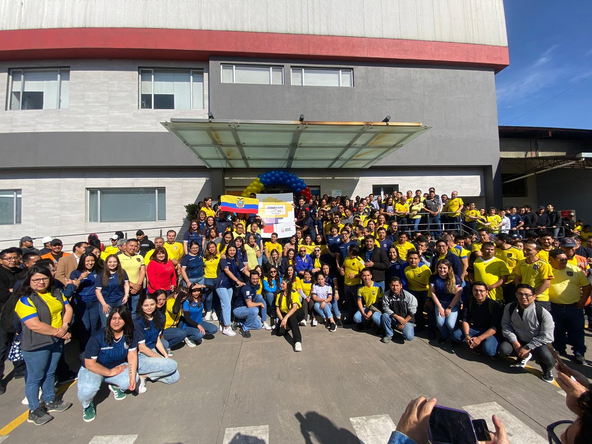 CementoAtenas's tweet photo. Con civismo, entusiasmo y alegría celebramos el #DíadelOrgulloEcuatoriano junto a las empresas hermanas que conformamos el Grupo Industrial Graiman. @Ecuador_calidad @SomosGIG https://t.co/1zLs0Io1T8