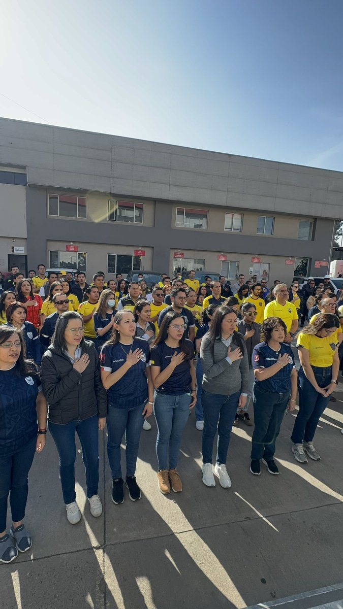 CementoAtenas's tweet photo. Con civismo, entusiasmo y alegría celebramos el #DíadelOrgulloEcuatoriano junto a las empresas hermanas que conformamos el Grupo Industrial Graiman. @Ecuador_calidad @SomosGIG https://t.co/1zLs0Io1T8