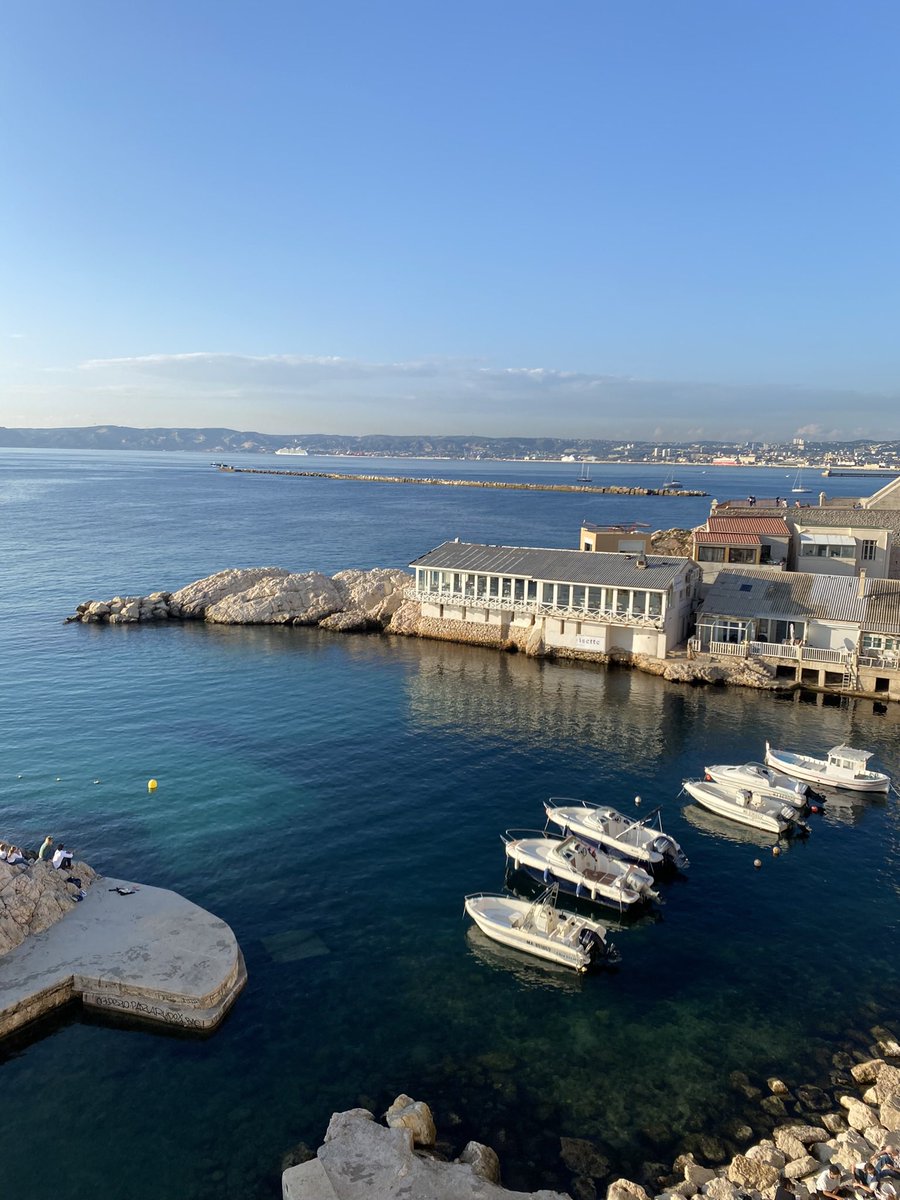 vicky_le_viking's tweet photo. Marseille 💙 /10 https://t.co/RulOpeKm0B