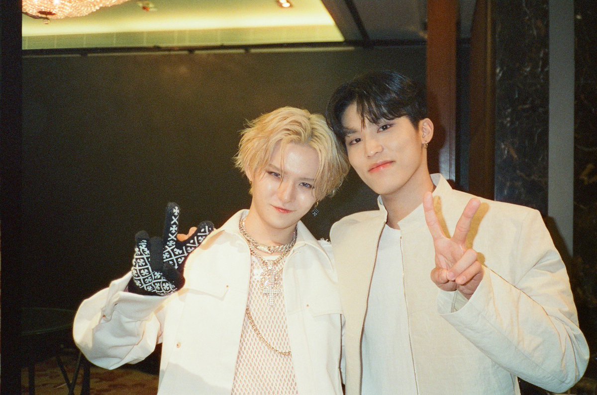 treasuremembers's tweet image. 정우야 생일 축하한다 !👍🏻
항상 형 많이 도움 받고 있다 고맙고
츤데레 정우가 많이 좋아~~~~
형 많이 서랑하는거 알징!?🫶🏻🫶🏻🫶🏻
올해도 행복하게 지내 우리 최고 메보 사랑해

#해피정우데이 #YOSHI #요시 #ヨシ