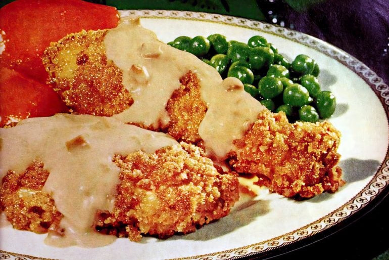 click_americana's tweet photo. This crunchy breaded chicken from 1964 is a delicious, easy-to-make dish. Coated in a creamy soup mix and seasoned stuffing, it bakes to crispy perfection -- perfect for family dinners! 🍗 #CrunchyBreadedChicken #RetroRecipes #ComfortFood #ClickAmericana

https://t.co/O9nMgxm2Eq https://t.co/A1IaLkhnpm