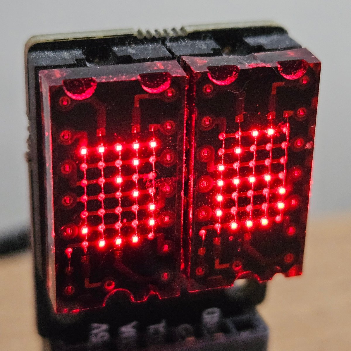ElektroThing's tweet image. Let there be light! 💡 Our first RetroThing test is glowing with potential. This 5x7 LED matrix is the key to something amazing. Four of these can work together to display time, weather & ticker info! #RetroThing #LEDMatrix #TechDevelopment