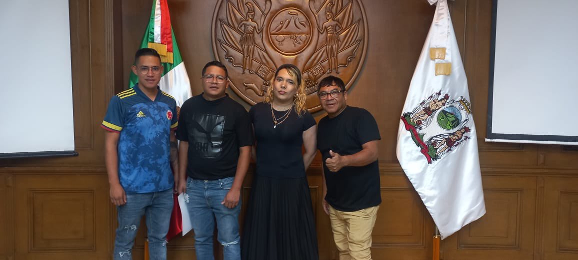 Entrega de Reconocimientos  a Los Músicos Sonideros de Monterrey por parte dela Regidora Ana Eugenia Rodríguez.