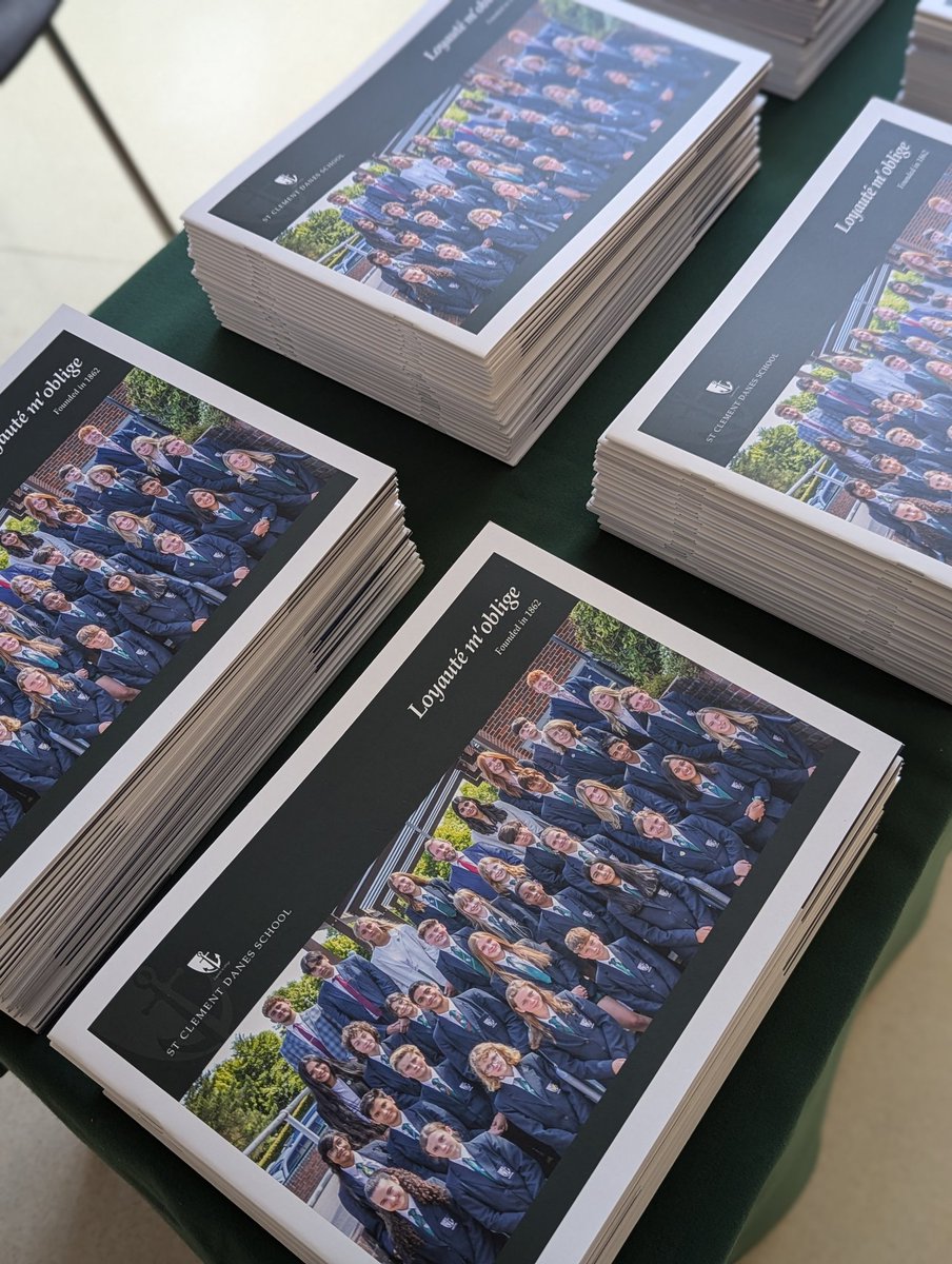 St Clement Danes tweet media