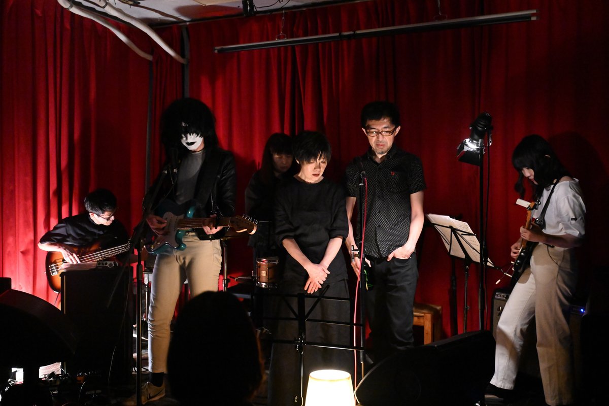 Tony JayことMichael Ramos、The Moment of Nightfall、Pervencheタカハシで制作したWinter Dreamをカセットとアナログでリリースします！下記サイトで予約受付中です。
カセット
store.kilikilivilla.com/v2/product/det…
10インチ
store.kilikilivilla.com/v2/product/det…
Bandcampで2曲を先行公開中
kilikilivilla.bandcamp.com/album/winter-d…