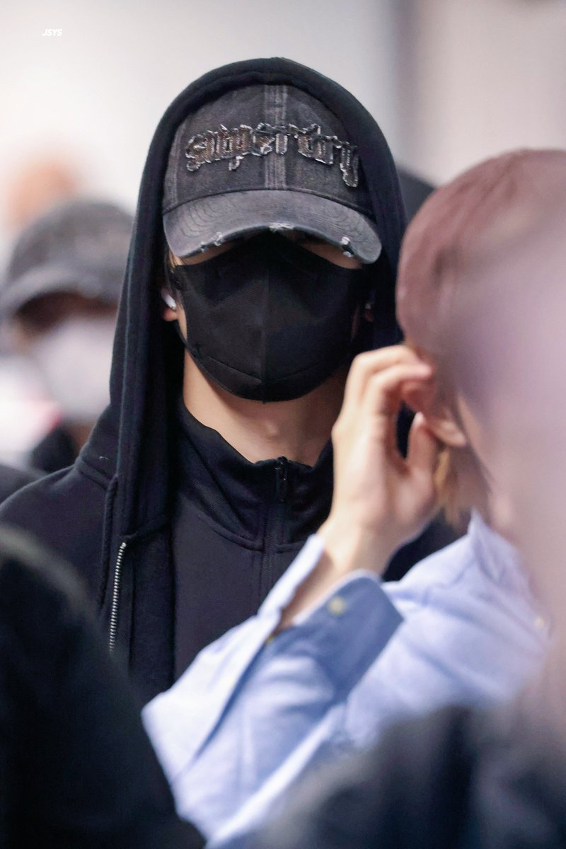 Jsys0205's tweet image. 240927 ORD🛫

🇺🇸🔚……🇳🇱👋🏻

#지성 #JISUNG #NCTDREAM #박지성 #엔시티드림