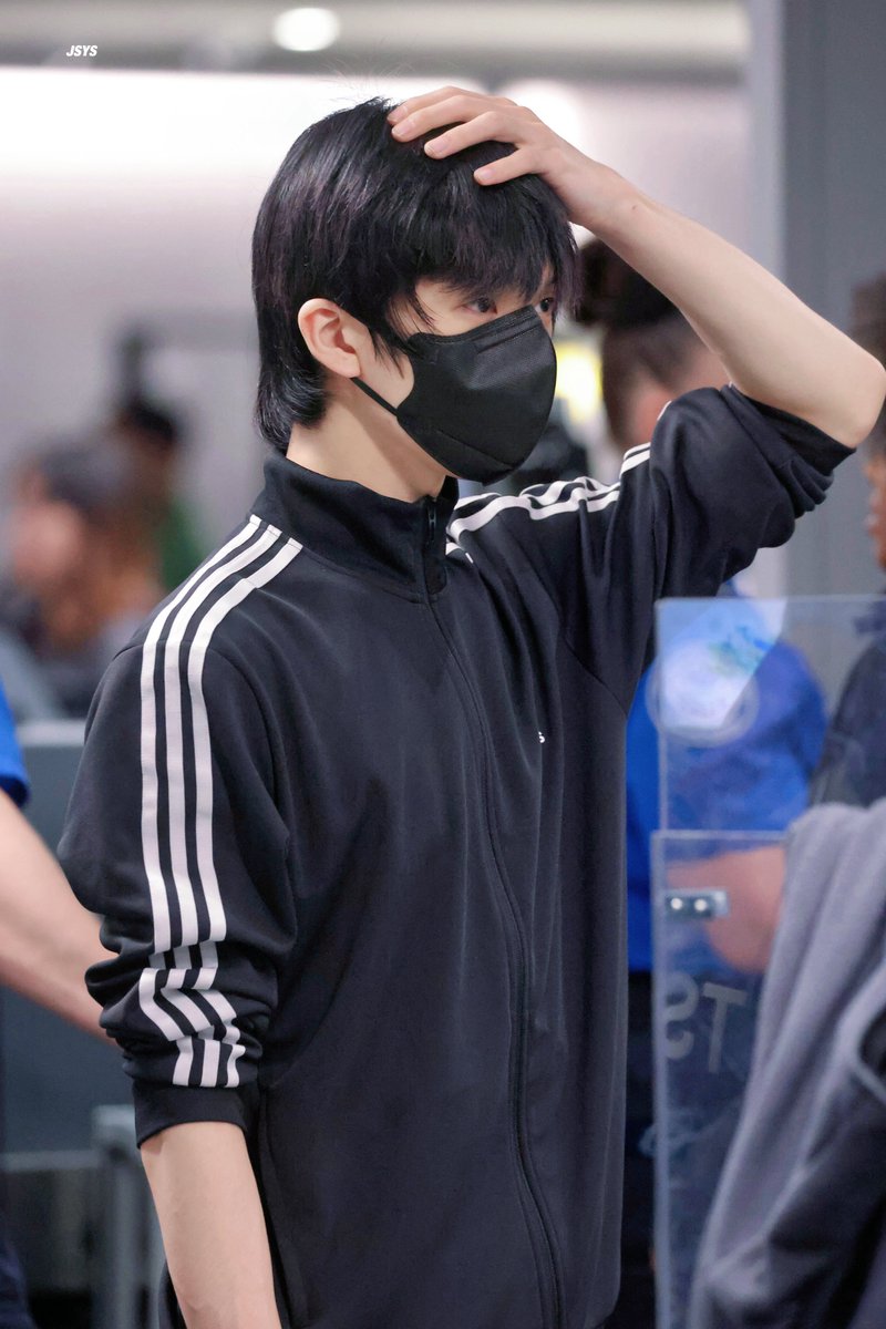 Jsys0205's tweet image. 240927 ORD🛫

🇺🇸🔚……🇳🇱👋🏻

#지성 #JISUNG #NCTDREAM #박지성 #엔시티드림