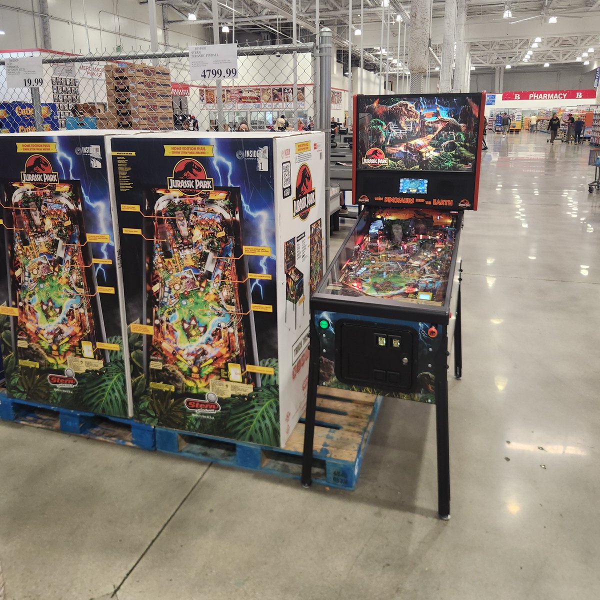 stcheatum's tweet photo. Not what I expected walking into Costco this morning.

@jeffbakalar https://t.co/5H5MifgPPX