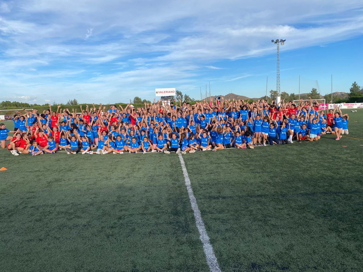 😀 #ForFun | ¡MÁS DE 250 NIÑAS EN PUERTO LUMBRERAS 👏!

🌅 ¡Qué gran día hemos pasado!
⚽ ¡Jornada de #FutFem! 
🤩 ¡Disfrute en Puerto Lumbreras!