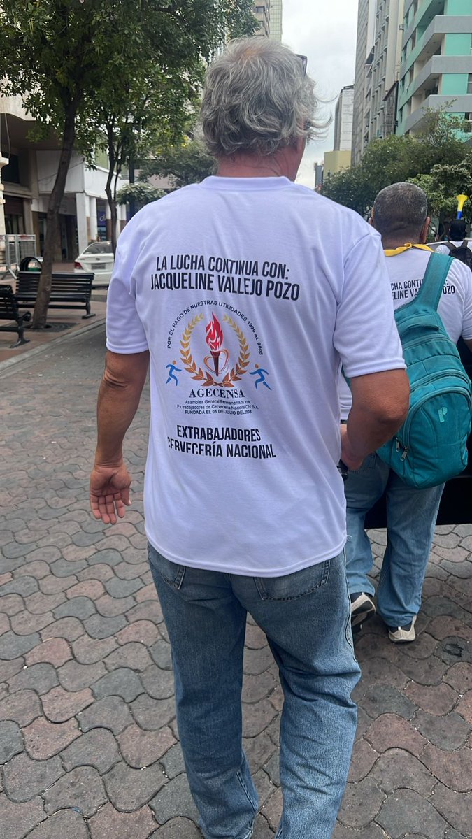 #nadiedicenada sobre el pago de las mermadas utilidades a herederos de compañeros fallecidos, quienes no pudieron gozar en vida del fruto de su trabajo. Hasta cuándo tanta indolencia <a href="/Alozpra/">Alí Lozada Prado</a> <a href="/ivonneabogada/">Ab Ivonne Nuñez</a> <a href="/dsalazaca/">Daniela Salazar Marín</a> <a href="/AndradeqKarla/">Karla Andrade Q</a> <a href="/xacardenas/">alejandra cárdenas reyes.</a> <a href="/DEFENSORIAEC/">Defensoría del Pueblo de Ecuador</a>