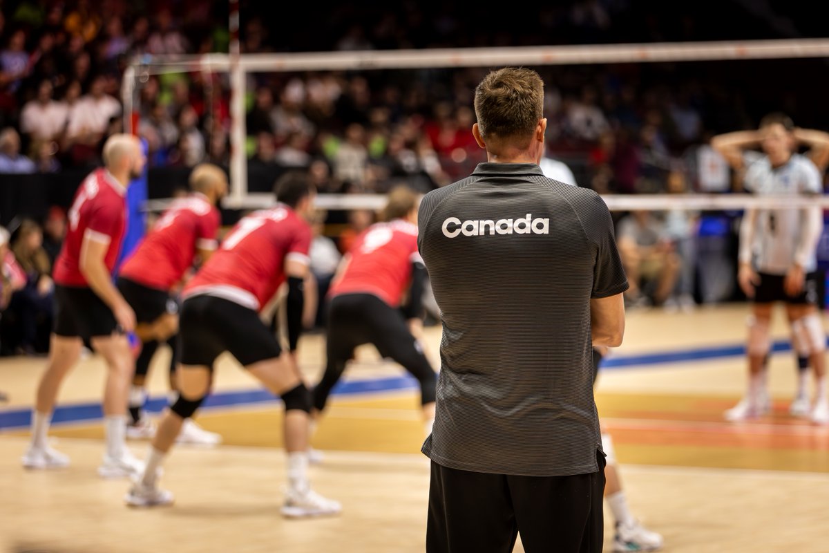 SportCanada_EN's tweet photo. Coaches, keep your athletes safe! ⛑️
To understand the signs and symptoms of a concussion and know what to do if a suspected concussion occurs, check out the concussion resources prepared for you.
🧠 https://t.co/SrbEDjZQoa
#ConcussionAwarenessWeek https://t.co/E4LQVNQRNg