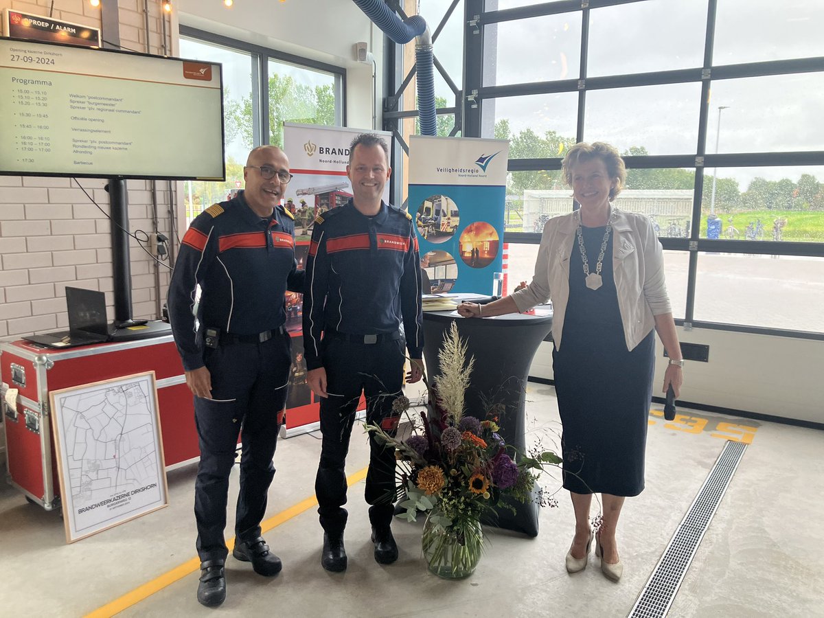 MostaphaNazih's tweet photo. Opening van nieuwe brandweerkazerne Dirkshorn gemeente Schagen/Noordkop in aanwezigheid van burgemeester Marjan van Kampen en postcommandant Dennis Roos. Trots op deze mooie nieuwe locatie en nieuwe TS, zodat aan een breed gebied brandweerzorg verleend kan worden.🙏🏻 https://t.co/WlUNIEIR8F
