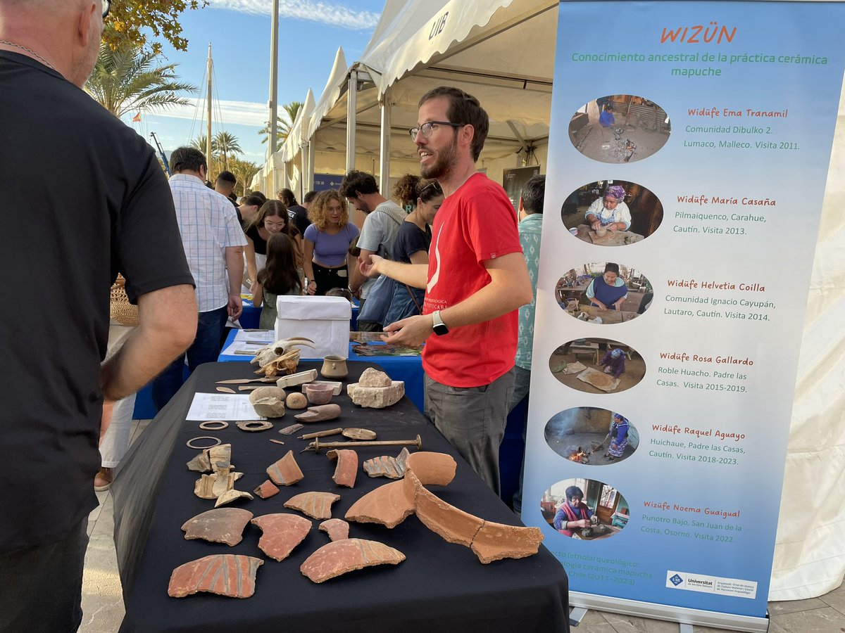UIBuniversitat's tweet photo. #NitRecercaUIB24 | ✨ Donam el sus a la Nit Europea de la #Recerca!
5️⃣Recorreguts científics
6️⃣Monòlegs científics
6️⃣Mostres d'experiments
🤩🌟Vine a gaudir de les activitats i aprèn de la mà d'investigadors de la #UIB!
📍Fins a les 22.45h al Moll Vell de Palma.
#G9Missions #NitDeLaRecercaIB #EuropeanResearchersNight #NIGHTspain #Science4All @InvestigacioUIB @FECYT_Ciencia @Night_S_Team
🔗Consulta el programa d'activitats: https://t.co/JMW6aWk58q