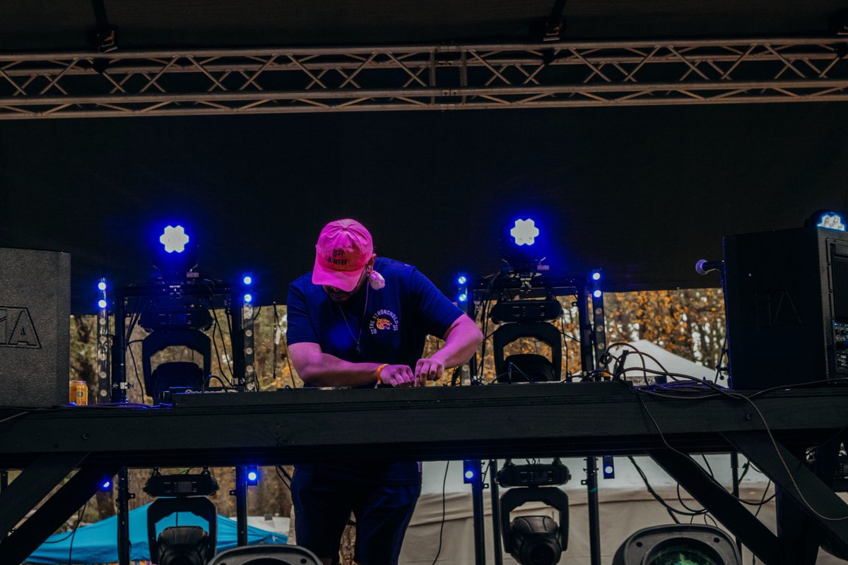 raudramusic's tweet image. My track "Read Rum" is out today on the Aspire Higher Fundamentals compilation.
📎 in 🅱️👁🅾️