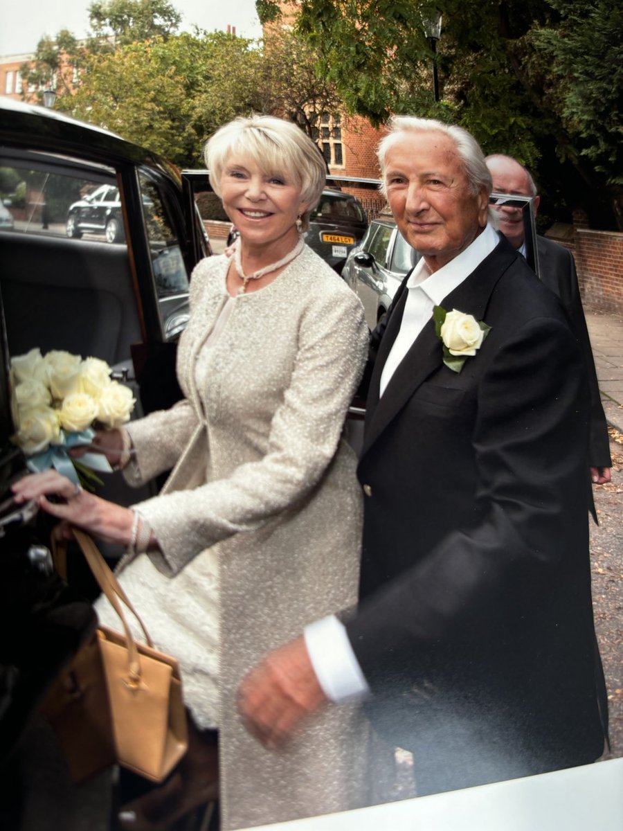 MrMichaelWinner's tweet photo. Wedding Anniversary. 19th September. You are so missed my Darling. https://t.co/drwNEDbu23