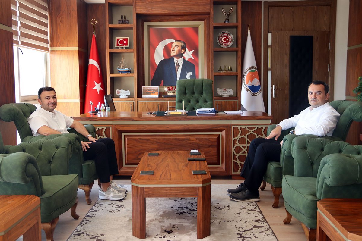 Fnkkaymakamligi's tweet photo. Antalya İl Kültür ve Turizm Müdürü Dr. Candemir ZOROĞLU, Kaymakamımız Musa Kazım ÇELİK’i Ziyaret Etti. https://t.co/DKVlVzoKn3 

@musakazimcelikk 
#Antalya
#Finike https://t.co/KMSrGyLXzb
