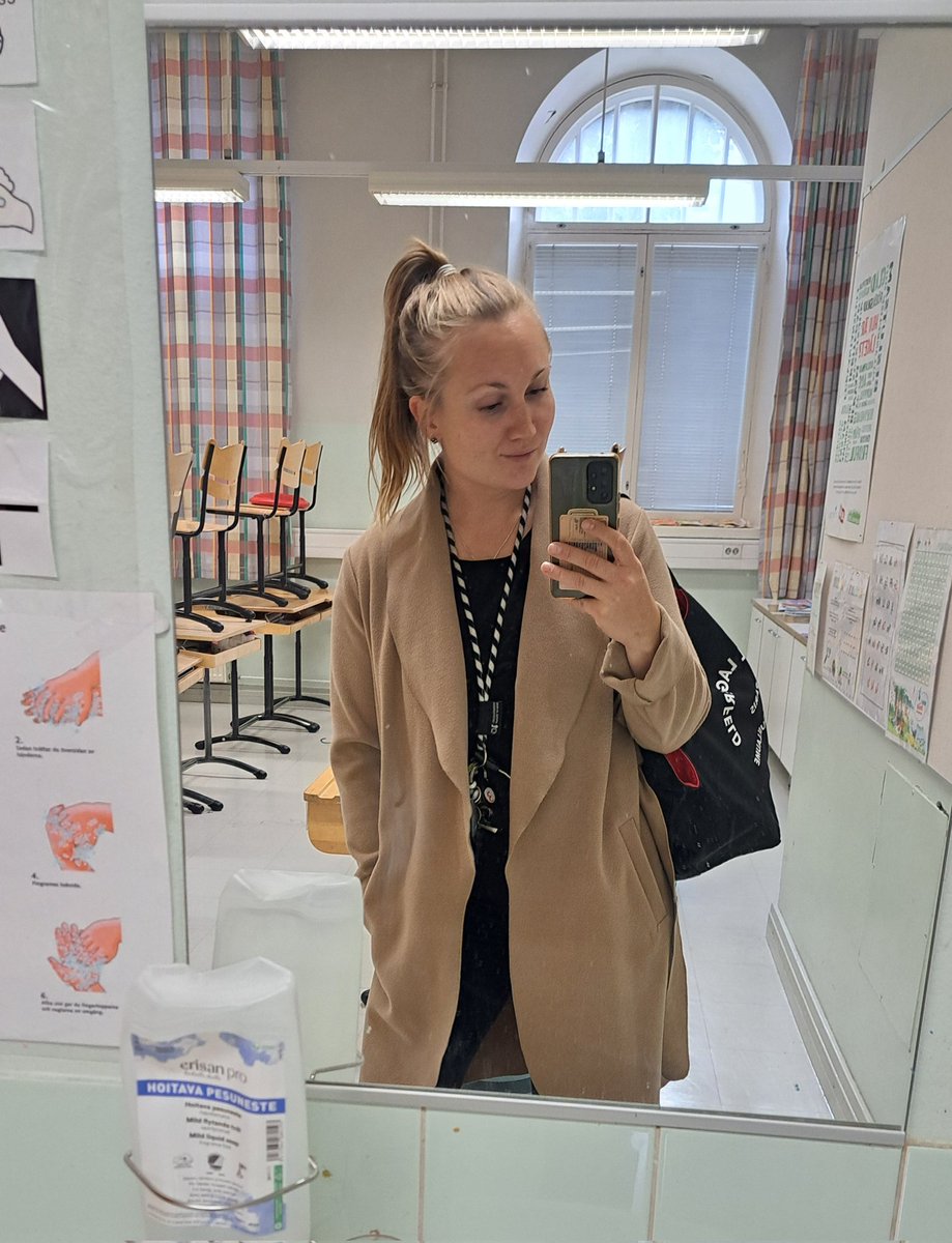 Charlotta89's tweet photo. Fredag igen! Tjohej! #friyay https://t.co/m25zZsYVBH