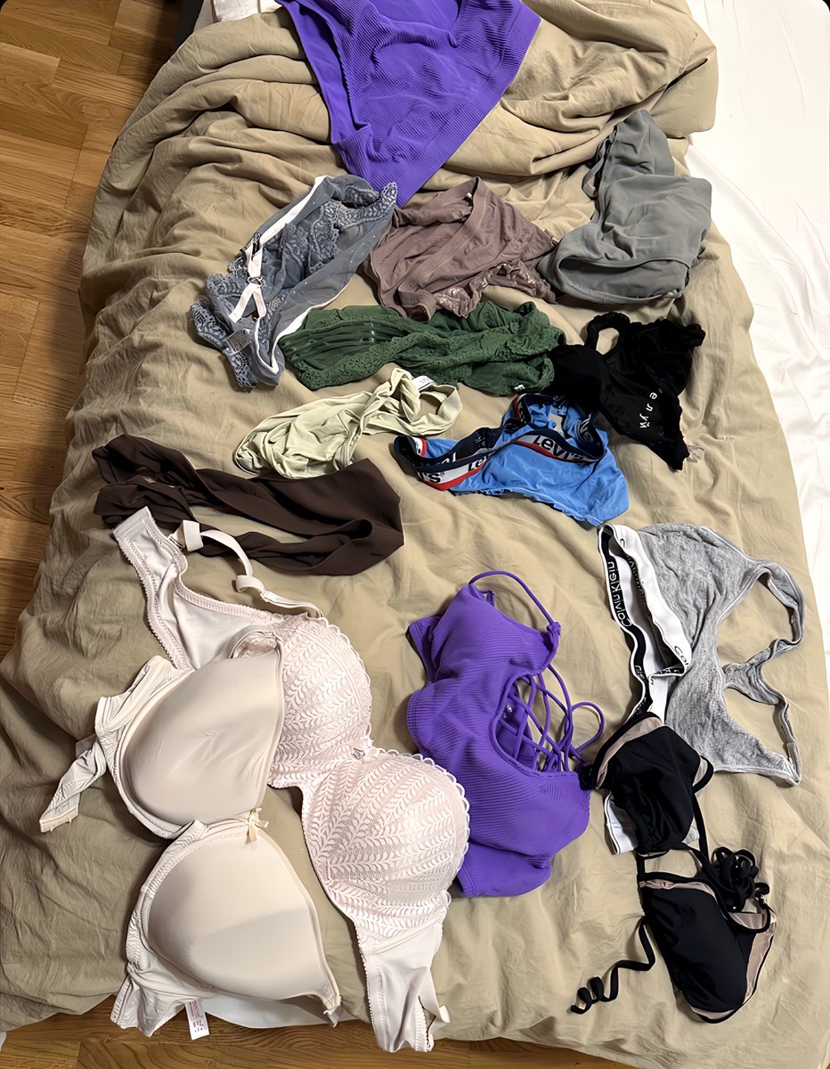 Bootyassxfan's tweet photo. What bra and panties should I wear? Or to be completely naked all day?  🧐😉💋
@booty_assx https://t.co/FZDCuE4sjw