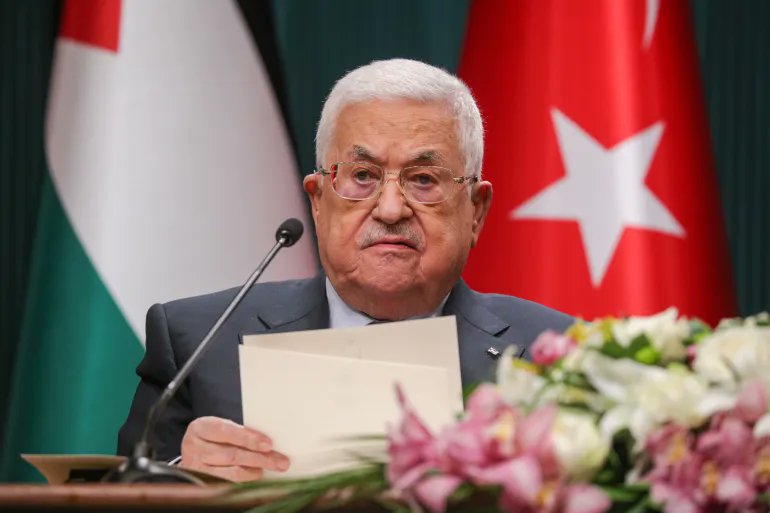 TowerOmari's tweet photo. محمود عباس الرئيس الفلسطيني ورئيس منظمة التحرير وممثل الشعب الفلسطيني الشرعي والوحيد يعلن اليوم امام الامم المتحده بانه لا يملك القدره لمواجهة اسرئيل ولا توجد لديهم نية الدخول في حرب معها ولا حتى يفكرو تفكير ويجي لك يحي فرط صوتي وفرط ظرطي يقلبها عنتريه من سوق الملح https://t.co/Y3t7RI9FZv