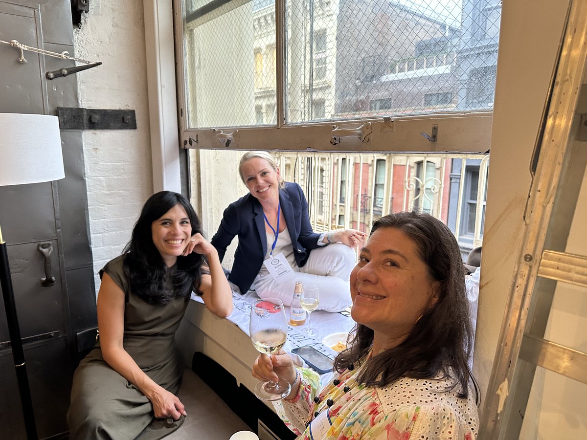 Celo's tweet photo. The Celo Foundation team had a lovely evening connecting with friends &amp;  partners building planet-positive ReFi solutions at the "Digital Technology x Climate" happy hour last night! 🥂 🌱

Special thanks to @clim8collective &amp; @MCSocialVenture for co-hosting 💛 https://t.co/7BKBFehPwQ