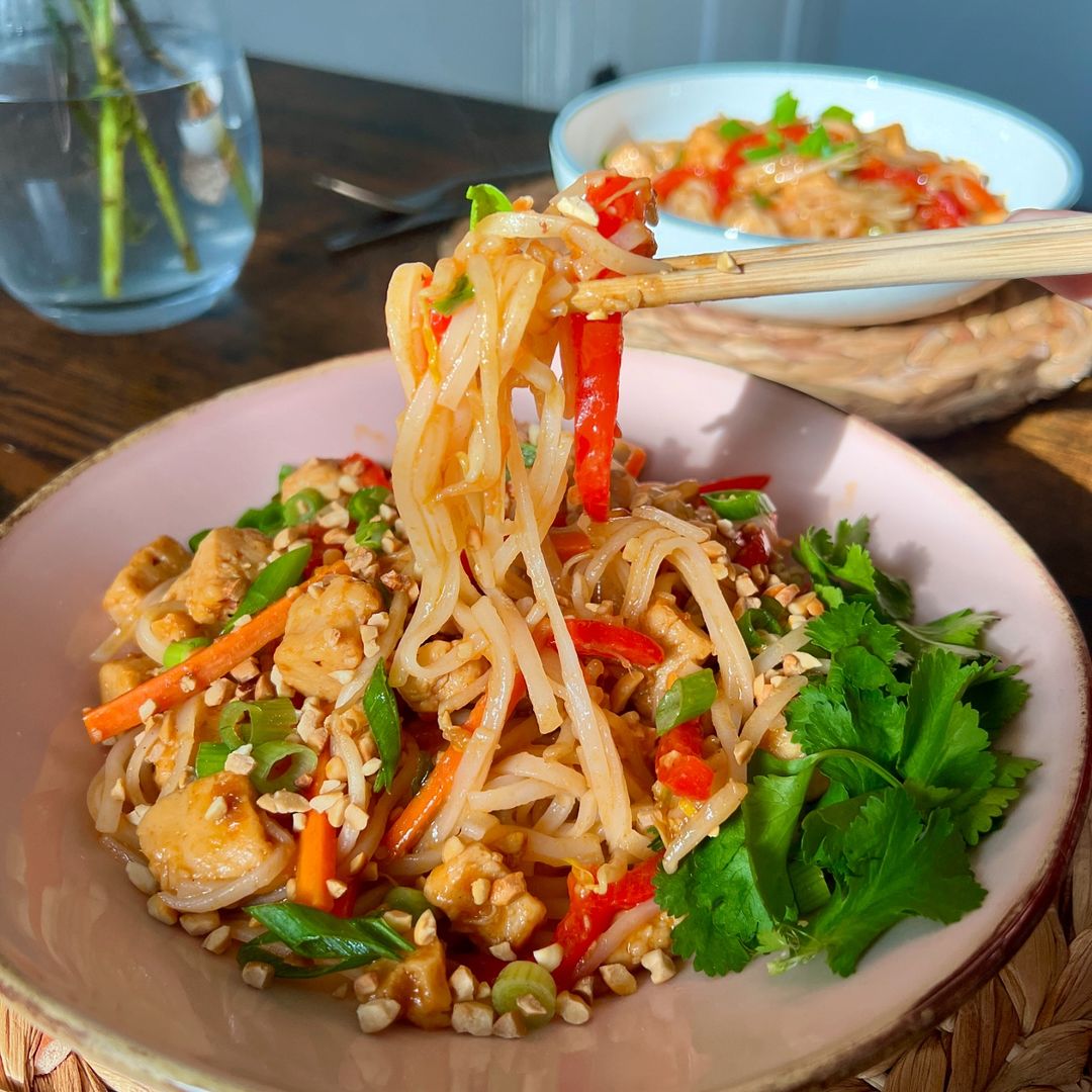 squid_global's tweet photo. Vegetarian Pad Thai for dinner?

We like your thinking, Meg 👌

📸 IG: /megsmeals.v2

#squidbrand #veganfishsauce #fishsauce https://t.co/7nTot0Vnzh