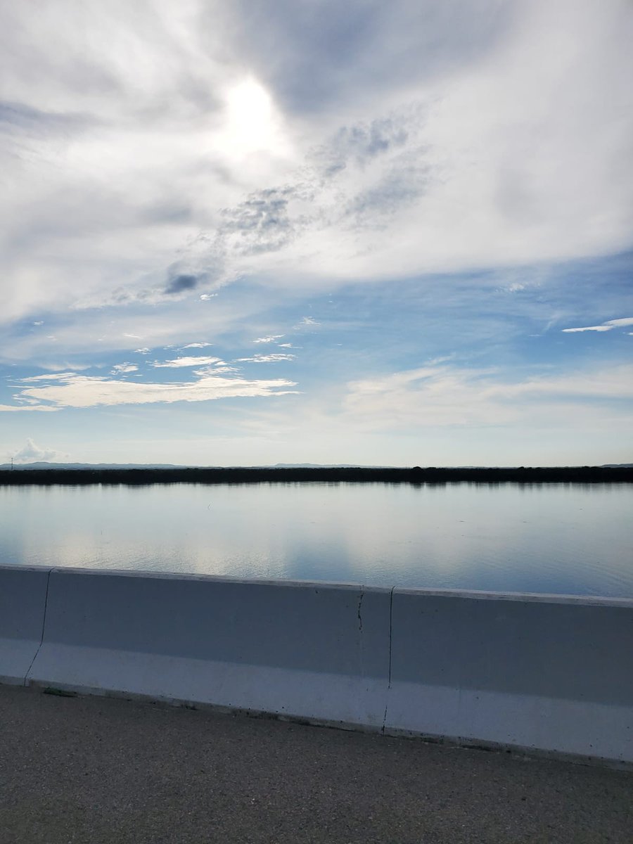 La hermosura de la #CiénagadelaVirgen es impresionante su potencial para el #Ecoturismo Embarcaciones especiales para avistamiento de aves y naturaleza <a href="/KhalelaSA/">KHALELA</a> <a href="/AlcaldiaCTG/">Alcaldía de Cartagena</a> <a href="/MinAmbienteCo/">MinAmbiente Colombia</a> <a href="/cardique/">Cardique</a> <a href="/ElBolivarenseCo/">El Bolivarense</a> <a href="/ElUniversalCtg/">El Universal</a> <a href="/WATERMASTER_/">@WATERMASTER</a> mantenimiento de bocas, dragado