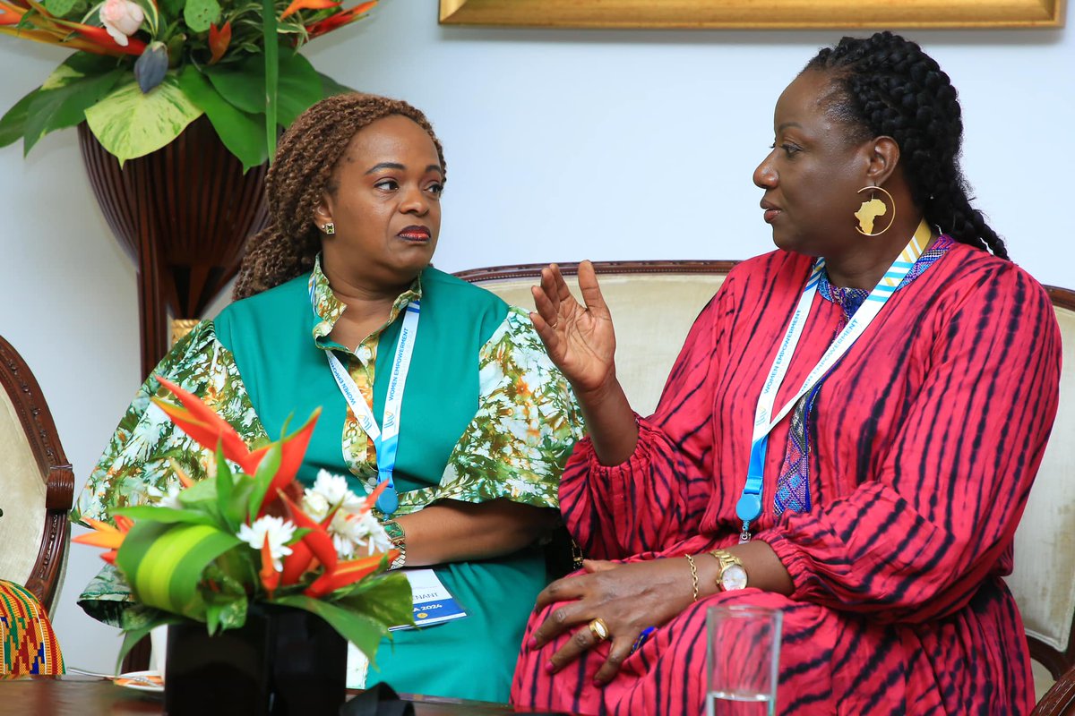 ToureZeneb's tweet photo. Retour sur le #WELA où j'ai eu le privilège de modérer un panel sur le leadership féminin dans la gouvernance foncière.
#LeadershipFeminin #GouvernanceFoncière https://t.co/yzcZ6PnqvJ