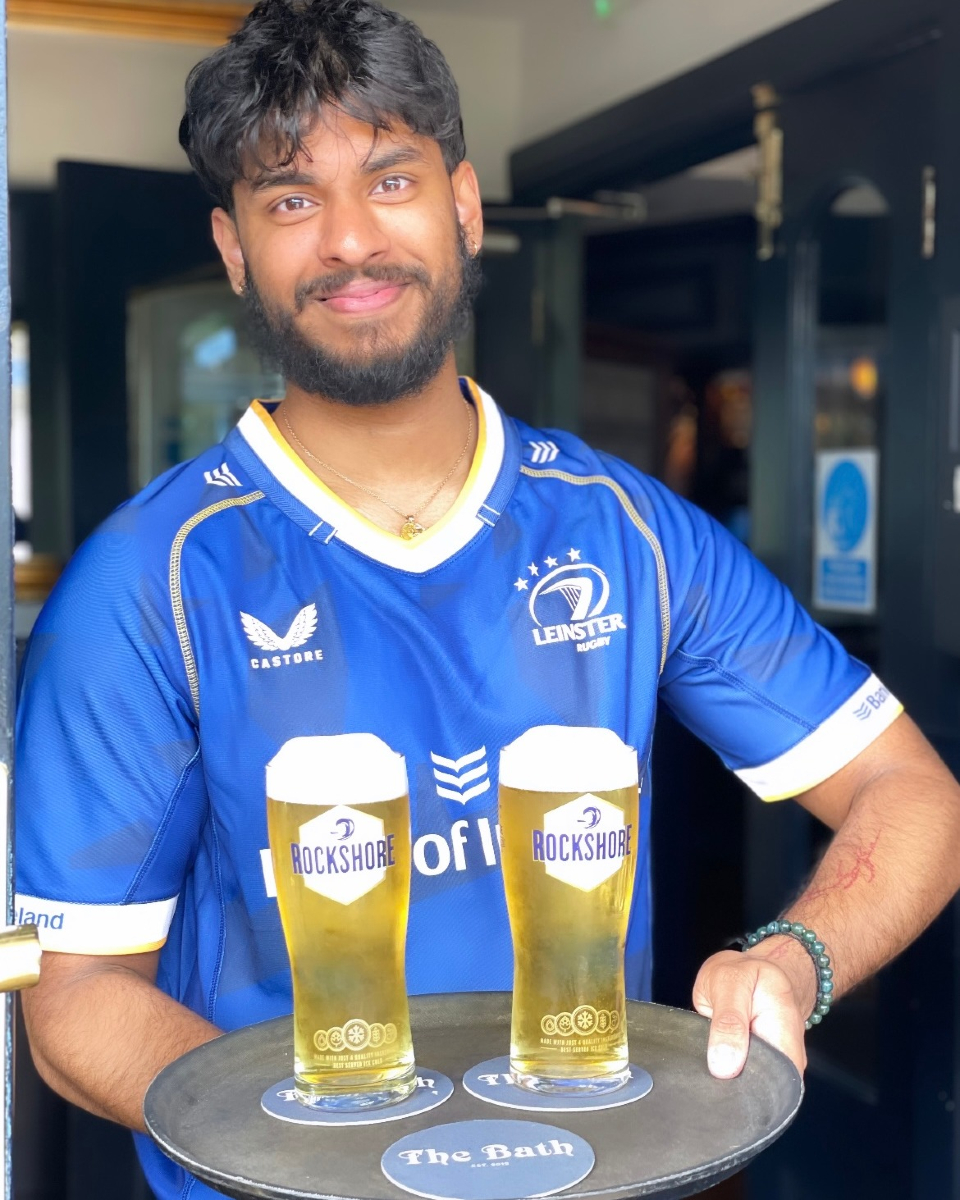 Thebathpub tweet media